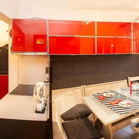 Apartment Zebra *